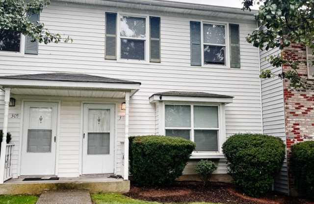 4 Bedroom, 2 Bath Townhouse photos photos