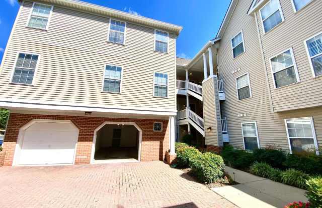 5827 WYNDHAM CIRCLE Gallery 2
