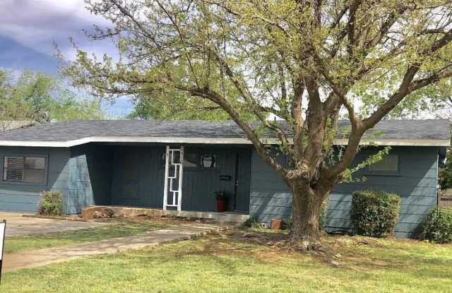 2516 44th Street - 2516 44th Street, Lubbock, TX 79413