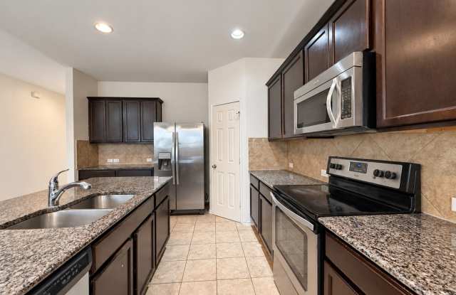Need space? Huge 2 story home in Trimmier Estates! Gallery 3