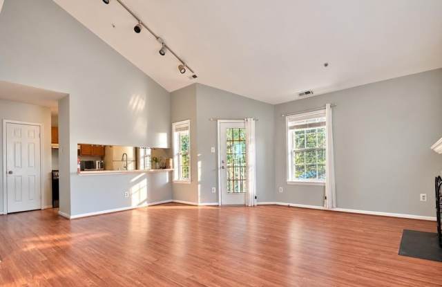 3121 CHARING CROSSING Gallery 2
