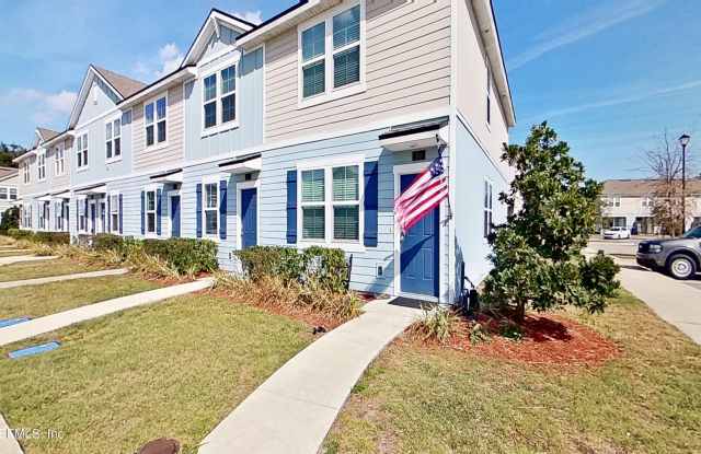 106 RED HOUSE Circle photos photos