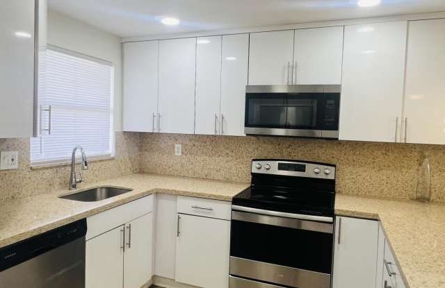 8345 SUNRISE LAKES Boulevard Gallery 2