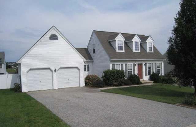 Beautiful 3 Bedroom, 2 Bath Home in Red Lion Schools! - 35 Chatham Lane, York County, PA 17356