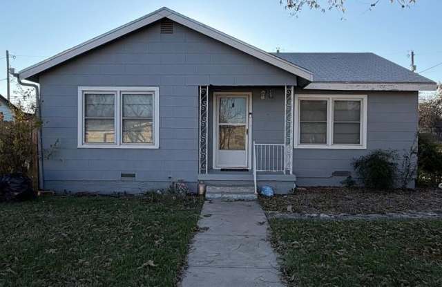 323 Howard St - 323 North Howard Street, San Angelo, TX 76901