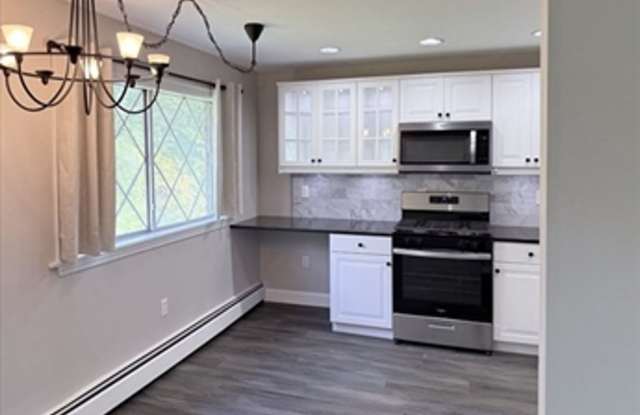 2 bedroom in sought after Heritage Green Condo Association Gallery 4