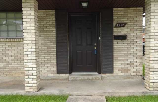 1212 N ARNOULT Street Gallery 2