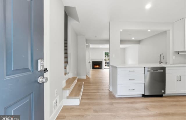 8139 HALLMARK Place Gallery 2