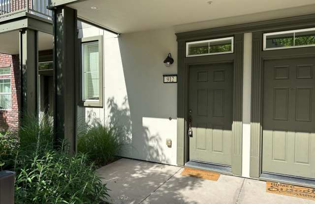 Beautiful Tri-level 3 Bedroom, 3 Bath Townhouse in Midtown area of San Jose - 912 Font Terrace, San Jose, CA 95126