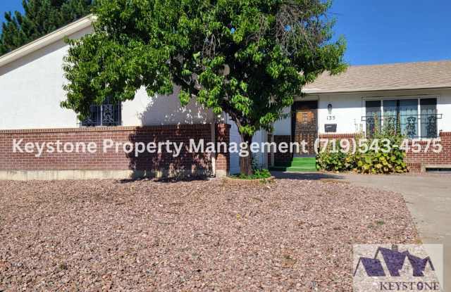 Pet Friendly! Sunset Park Rancher 3 Bedrooms/3 Bathrooms/2 Car Garage $2200/$2200 photos photos