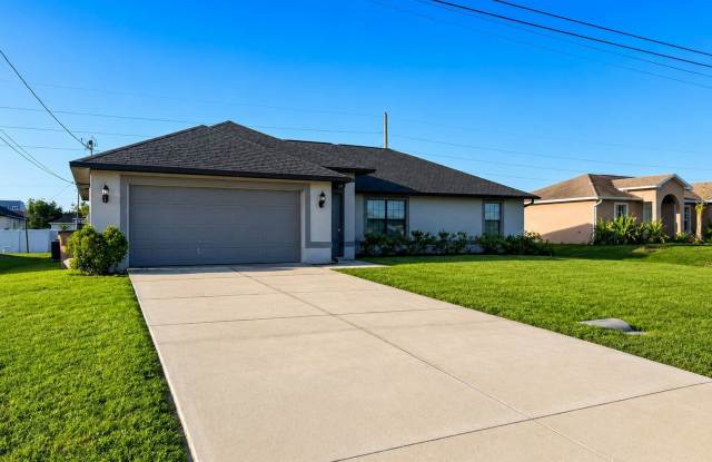 Newer Home for Rent – Live the Florida Lifestyle You've Been Dreaming Of! photos photos