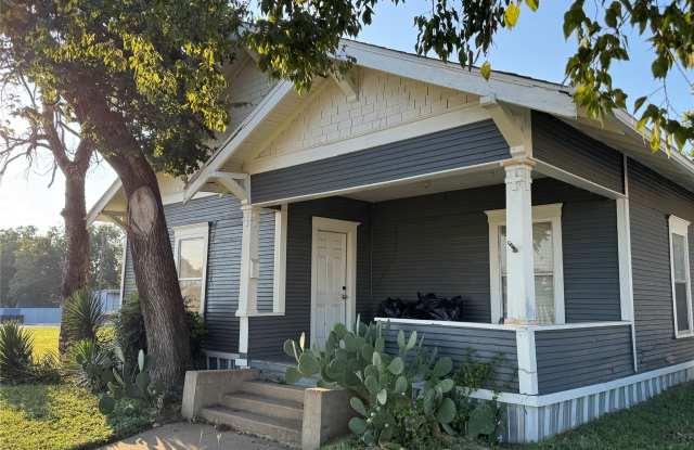 204 W Westhill Drive Gallery 1
