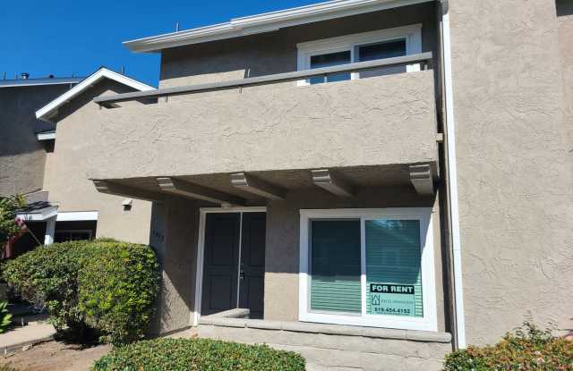 Spacious Two story 3 bed 2.5 baths + 2 car garage in great school district. - 1953 Skyknoll Way, Encinitas, CA 92024
