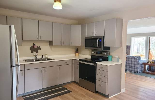 Live On The Water! 3 Bedroom House For Rent photos photos