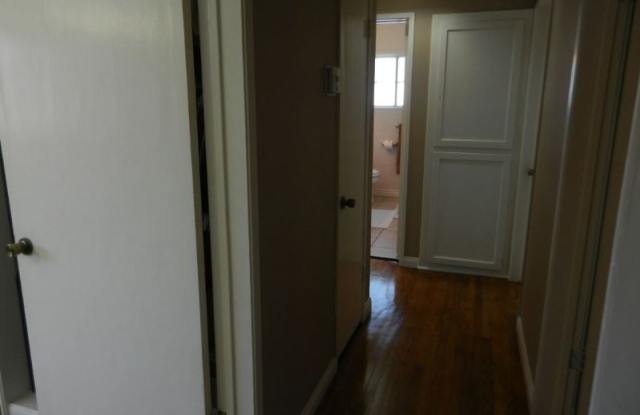 19500 parthenia st Gallery 4