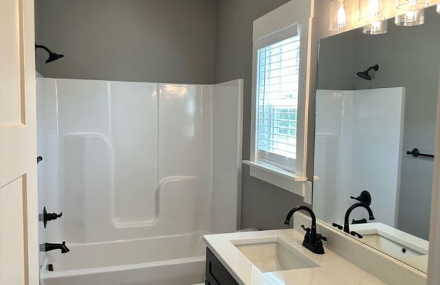 BEAUTIFUL NEW CONSTRUCTION Gallery 3