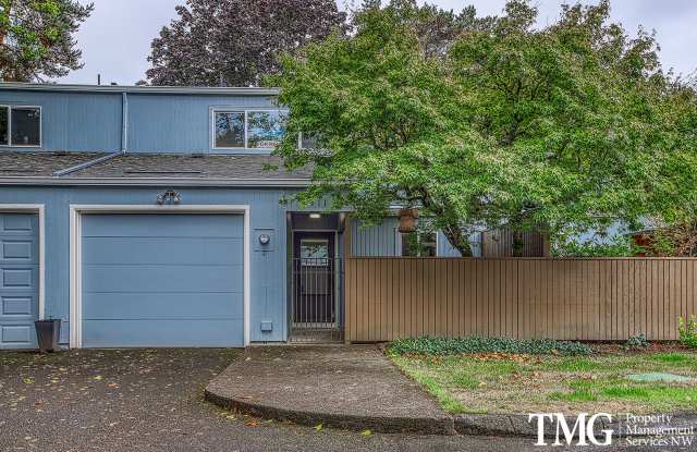 Inviting Townhome with Garage and Community Amenities in Beaverton photos photos Inviting Townhome with Garage and Community Amenities in Beaverton photos photos