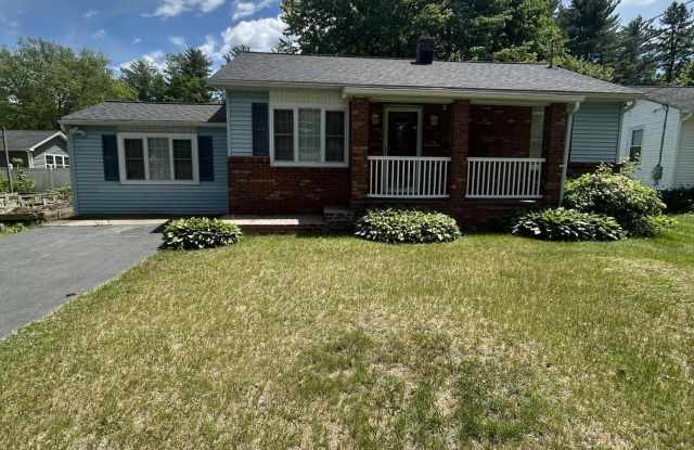 17 Pinewood Road photos photos