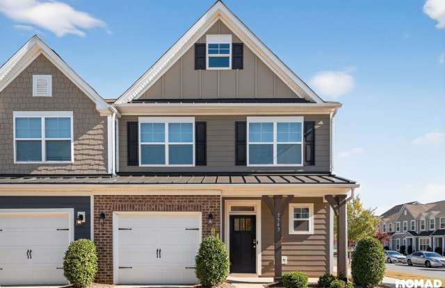 Charming 3BR/2.5BathTownhome in Charlotte - 5543 Harris Cove Drive, Charlotte, NC 28269