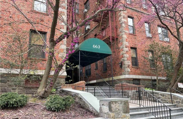 663 Locust Street unit: 3G photos photos