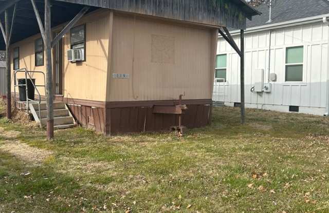 1 bedroom 1 bath - 119 North Starr Avenue, Lincoln, AR 72744