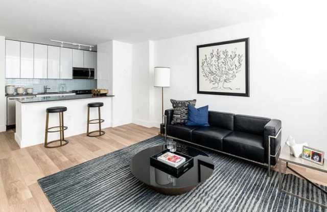 435 West 35th St. photos photos