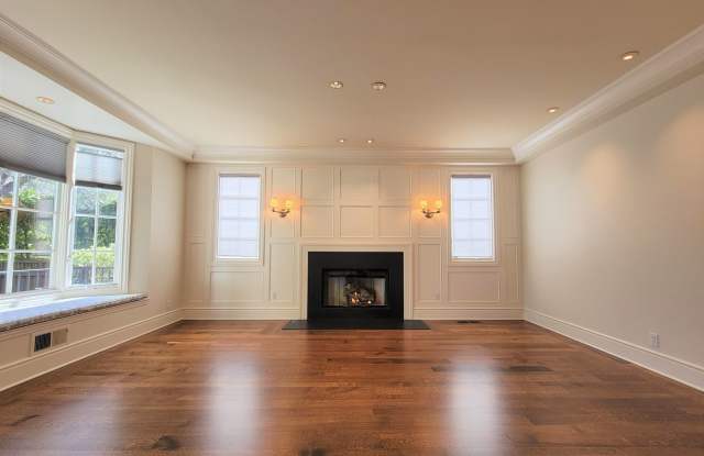 Beautiful 4br/4.5ba Home close to Downtown Menlo Park! Gallery 4