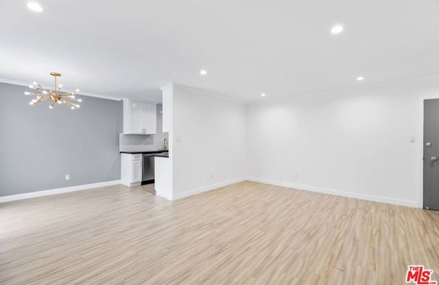 960 Larrabee St unit: 214 photos photos