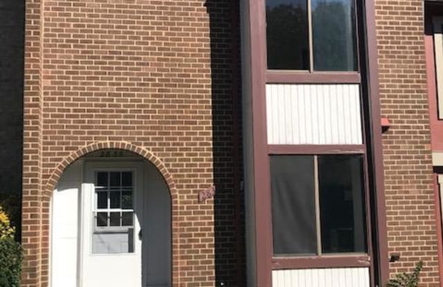 2836 CAMBRIDGE DRIVE - 2836 Cambridge Drive, Lake Ridge, VA 22192