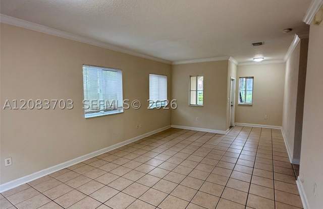 2601 NE 41st Cir Gallery 4