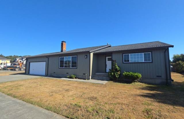 3BD/2BA newly remodeled Kenwood Dr. Fortuna home! photos photos