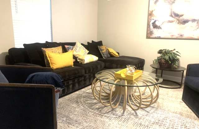 1944 Holman Drive Gallery 3