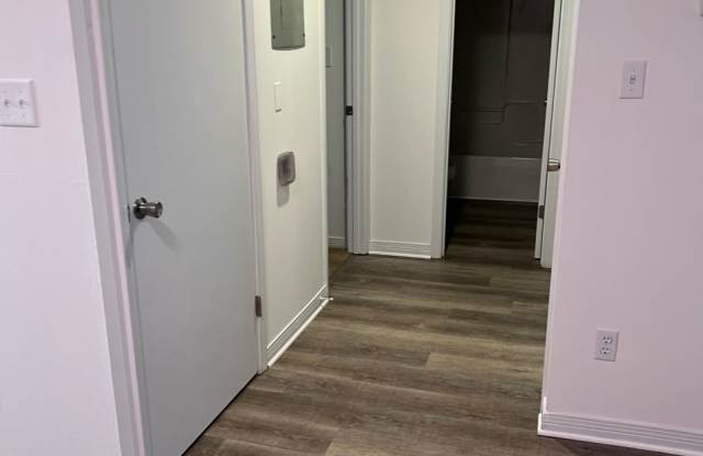 2811 Bradford Place, Unit 4 Gallery 2