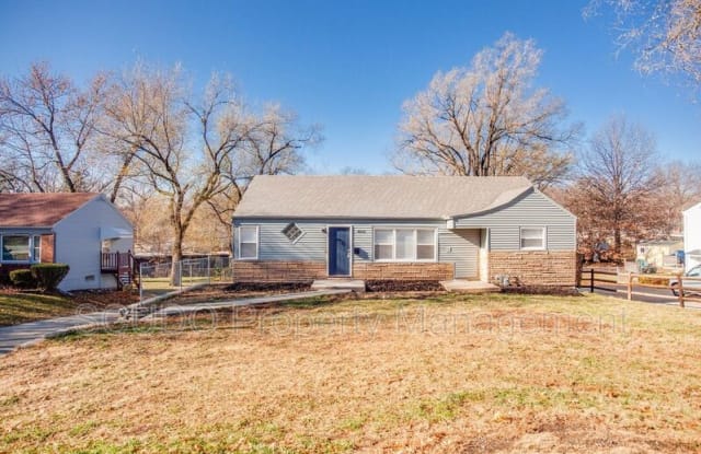 4810 NE Antioch Rd - 4810 Northeast Antioch Road, Kansas City, MO 64119