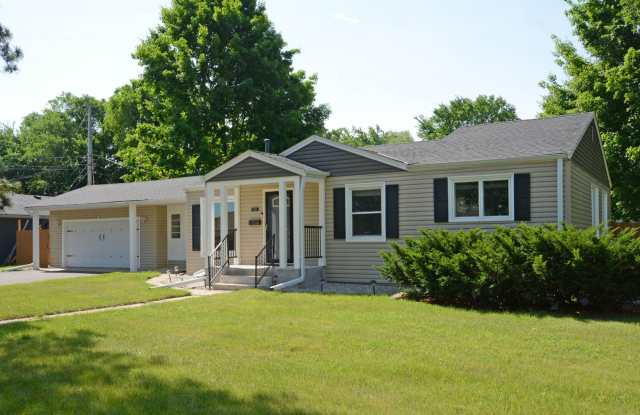 Beautiful 3-Bedroom 2-Bathroom Home in Bloomington - Available Now! photos photos Beautiful 3-Bedroom 2-Bathroom Home in Bloomington - Available Now! photos photos