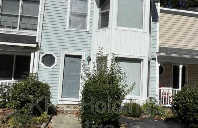 208 Susan Constant Drive - 208 Susan Constant Drive, Newport News, VA 23608