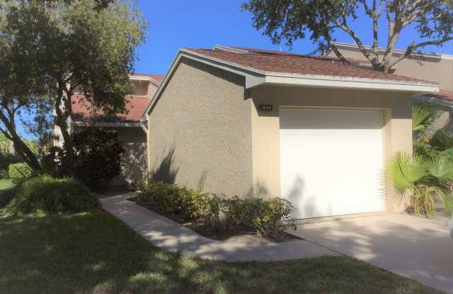 Lovely 2/2 Ground Floor Unit at Lake Village, in Palm City Gallery 1