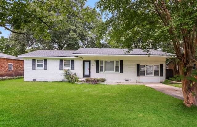 123 Belknap Road photos photos