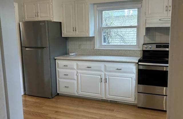 1 Bed Newton Center WILL NOT LAST Gallery 3