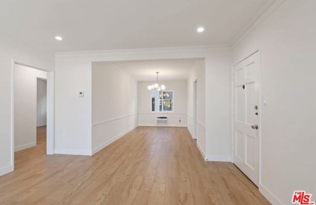 1250 N Crescent Heights Blvd unit: 2 photos photos