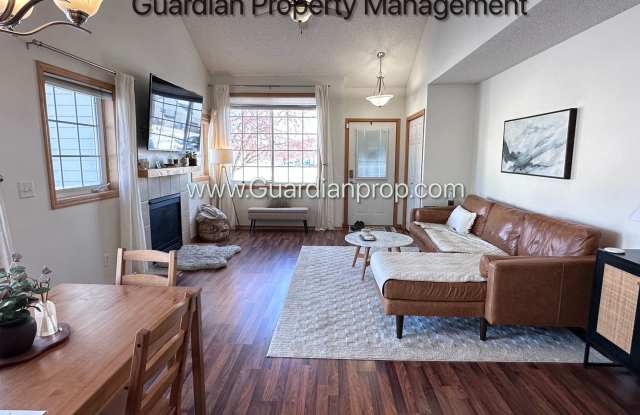 Lakeville End Unit Town Home, 2 Car Garage, Loft, W/D, Walkout Patio photos photos