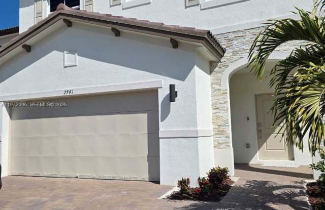 2741 Southeast 24th Court photos photos