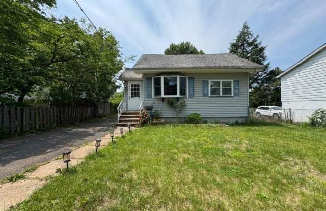 636 Linden Ave photos photos