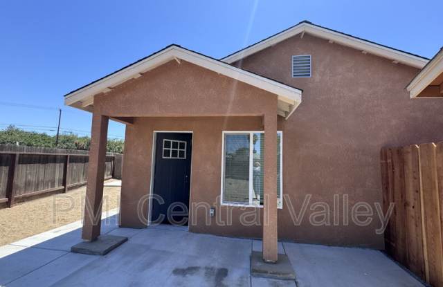 5034 John Wayne Drive photos photos