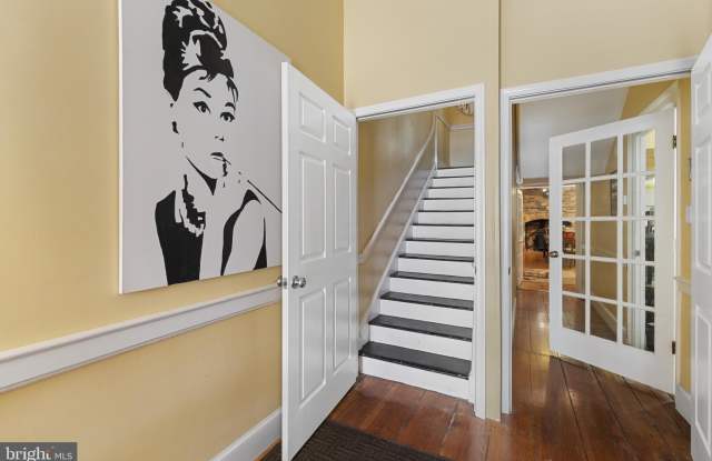 835 LOMBARD STREET E photos photos