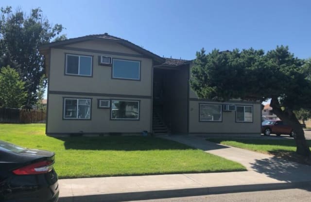 15 N Sheppard PL - 15 North Sheppard Place, Kennewick, WA 99336