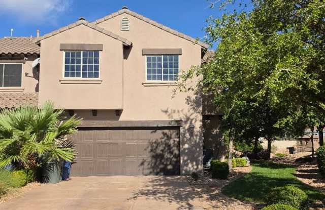 Three Bedroom Town home in Tuscan Hills Gallery 3