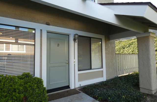 Beautifully remodeled condo, two story, 3 bedrooms, 2.5 baths Gallery 1