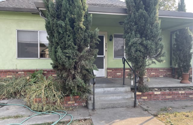 565 South St - 565 South Street, Hollister, CA 95023