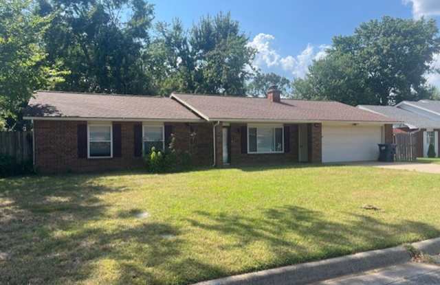 4 Bedroom 2 bath Rogers! photos photos
